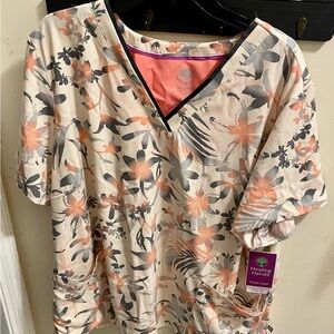 New 3x Scrub Top with Tags